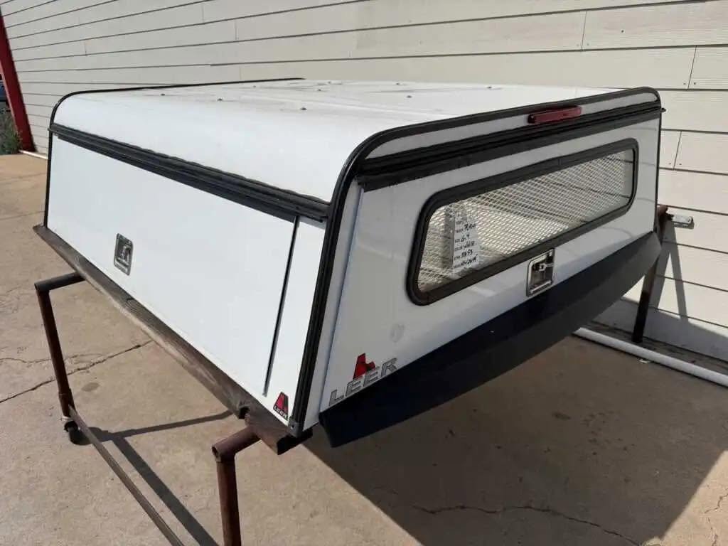 Dodge Ram 1500 topper shell/camper (2019 - Current) - Image 4